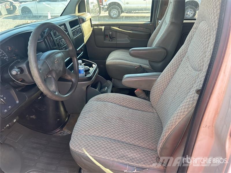Chevrolet Express 3500 Kaubikud
