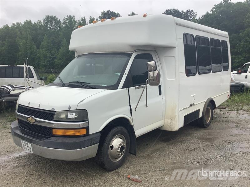 Chevrolet Express 3500 4x2 14-Seat Transit Bus (Inoperable) حافلة صغيرة