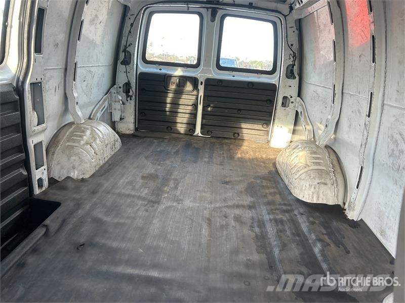 Chevrolet Express 3500 Dostavna vozila / kombiji