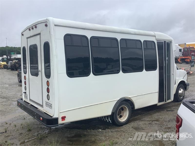 Chevrolet Express 3500 4x2 14-Seat Transit Bus (Inoperable) حافلة صغيرة