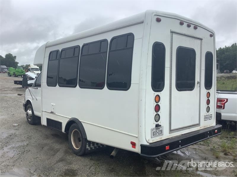 Chevrolet Express 3500 4x2 14-Seat Transit Bus (Inoperable) حافلة صغيرة