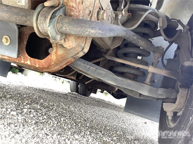 Chevrolet Express 3500 4x2 14-Seat Transit Bus (Inoperable) حافلة صغيرة