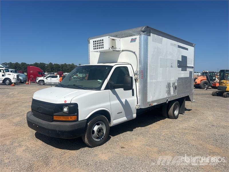 Chevrolet Express G4500 4x2 Refrigerated Truck Camion frigorifique
