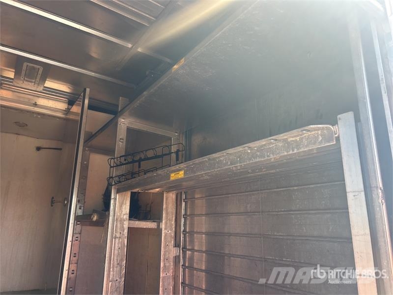 Chevrolet Express G4500 4x2 Refrigerated Truck Camion frigorifique