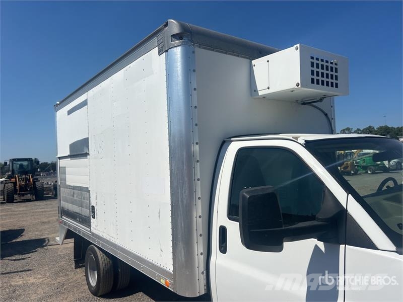 Chevrolet Express G4500 4x2 Refrigerated Truck Camion frigorifique