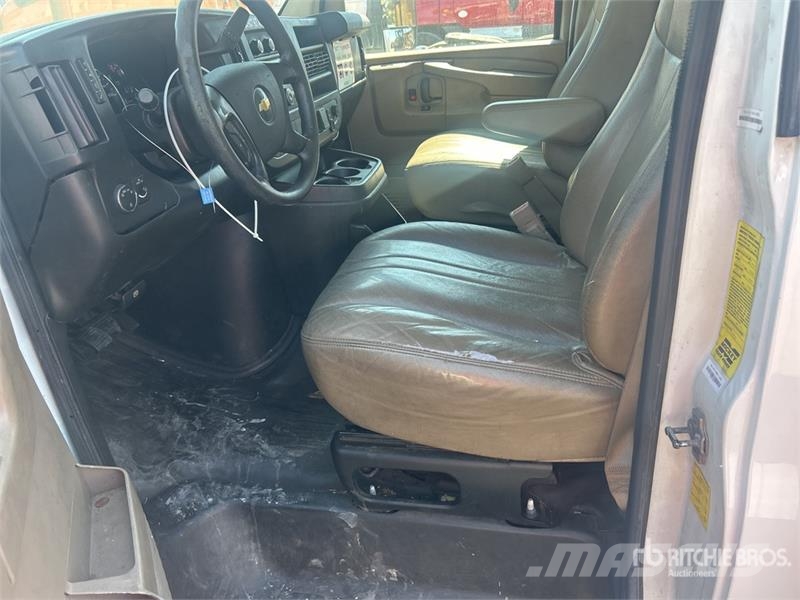 Chevrolet Express G4500 4x2 Refrigerated Truck Camion frigorifique