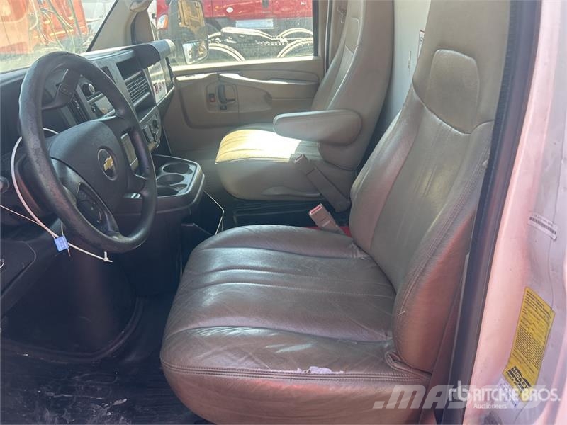 Chevrolet Express G4500 4x2 Refrigerated Truck Camion frigorifique