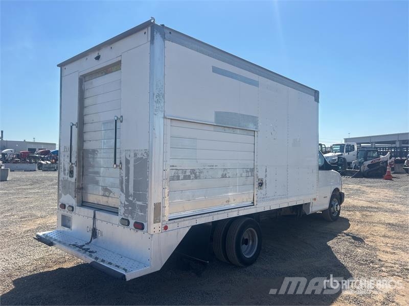 Chevrolet Express G4500 4x2 Refrigerated Truck Camion frigorifique