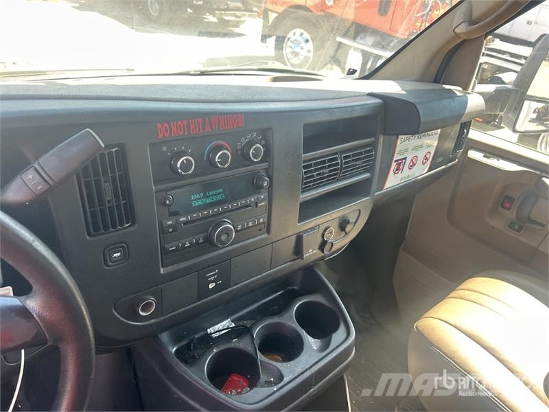 Chevrolet Express G4500 4x2 Refrigerated Truck Camion frigorifique