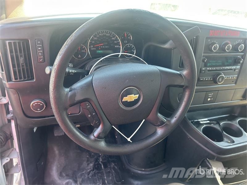 Chevrolet Express G4500 4x2 Refrigerated Truck Camion frigorifique