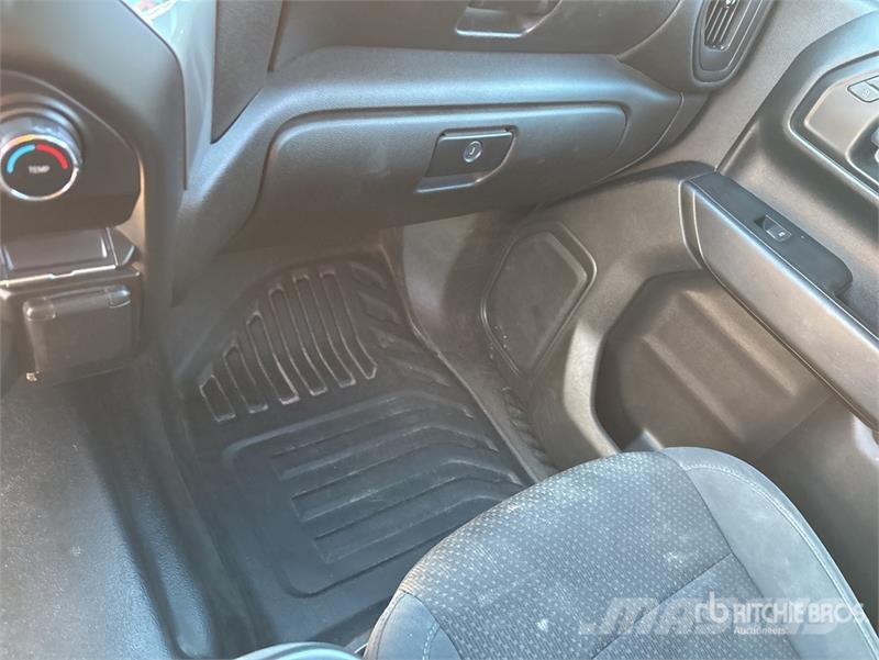 Chevrolet Silverado 1500 4x4 Crew Cab Pickup その他