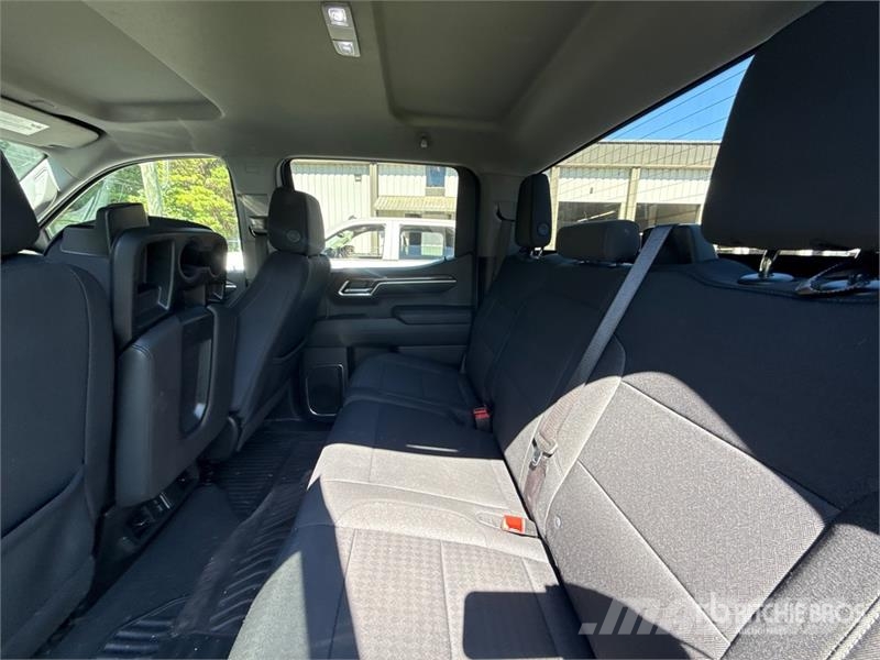 Chevrolet Silverado 1500 LT 4x4 Crew Cab Pickup Andere Transporter