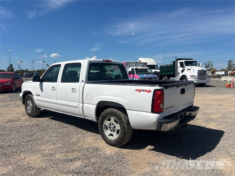 Chevrolet Silverado 1500 4x4 Crew Cab Pickup Ostalo