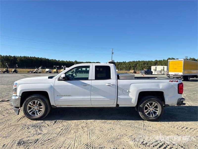 Chevrolet Silverado 1500 LD 4x4 Dual Cab Pickup Ostalo