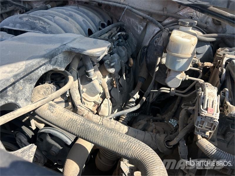 Chevrolet Silverado 1500 4x2 Crew Cab Pickup (Inoperable) Прочие фургоны