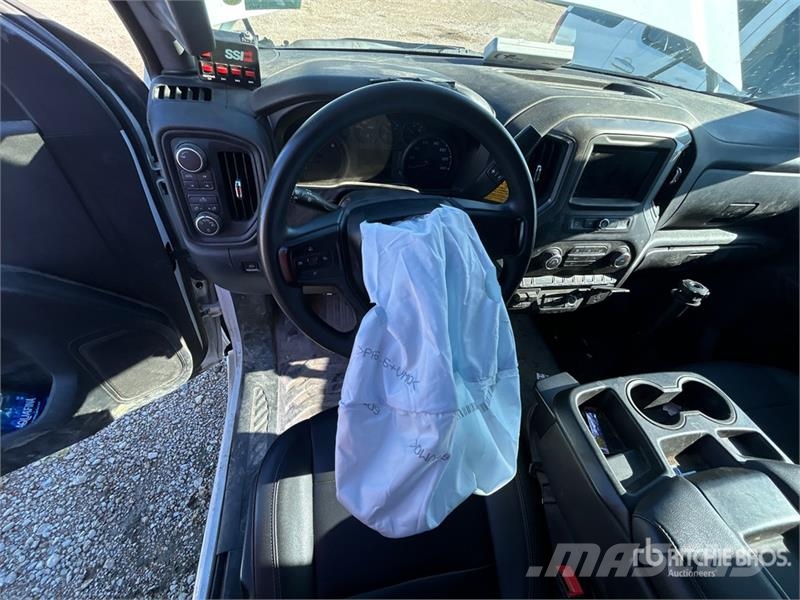 Chevrolet Silverado 1500 Z71 4x4 Crew Cab Pickup Ostalo