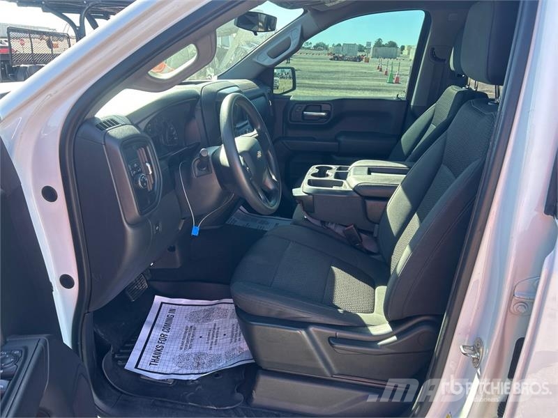 Chevrolet Silverado 1500 4x2 Crew Cab Pickup Inne