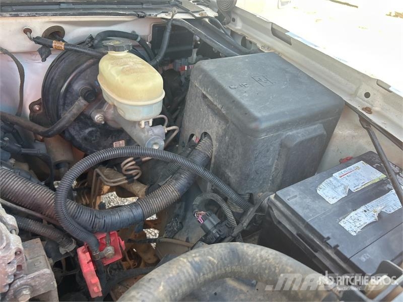 Chevrolet Silverado 1500 4x4 Crew Cab Pickup Ostalo