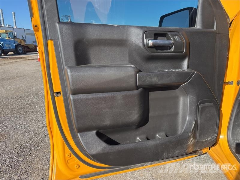 Chevrolet Silverado 1500 4x4 Crew Cab Pickup その他