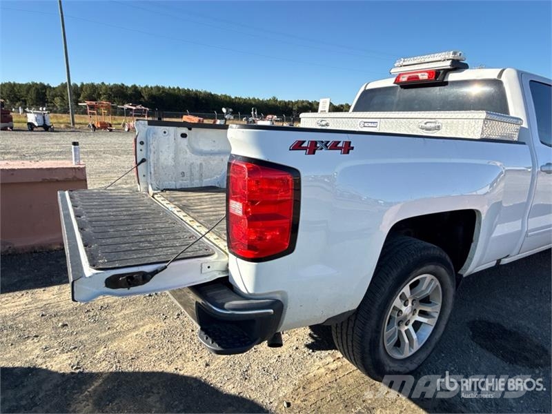 Chevrolet Silverado 1500 LD 4x4 Dual Cab Pickup Ostalo