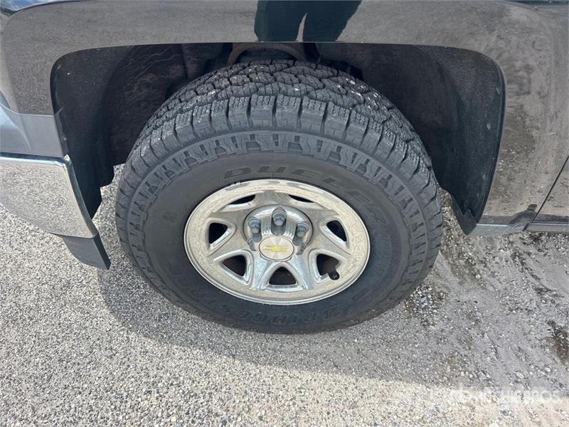 Chevrolet Silverado 1500 4x4 Crew Cab Pickup أخرى