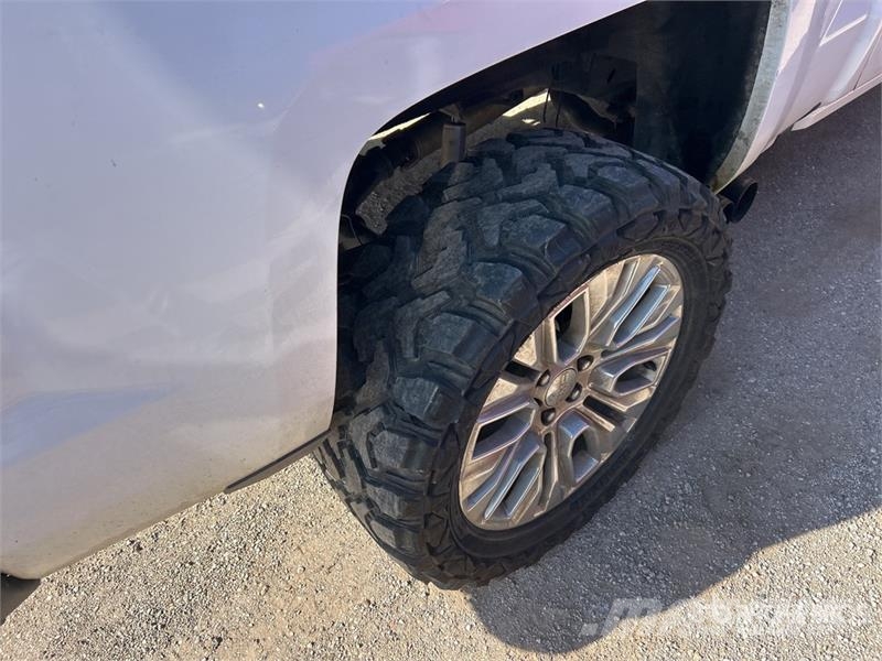 Chevrolet Silverado 1500 4x2 Crew Cab Pickup Övriga bilar