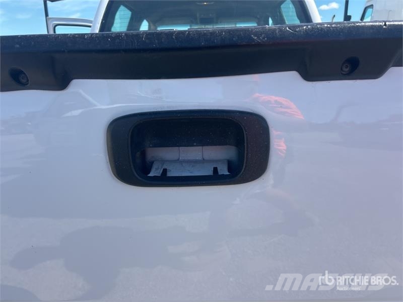 Chevrolet Silverado 1500 4x4 Crew Cab Pickup Ostalo