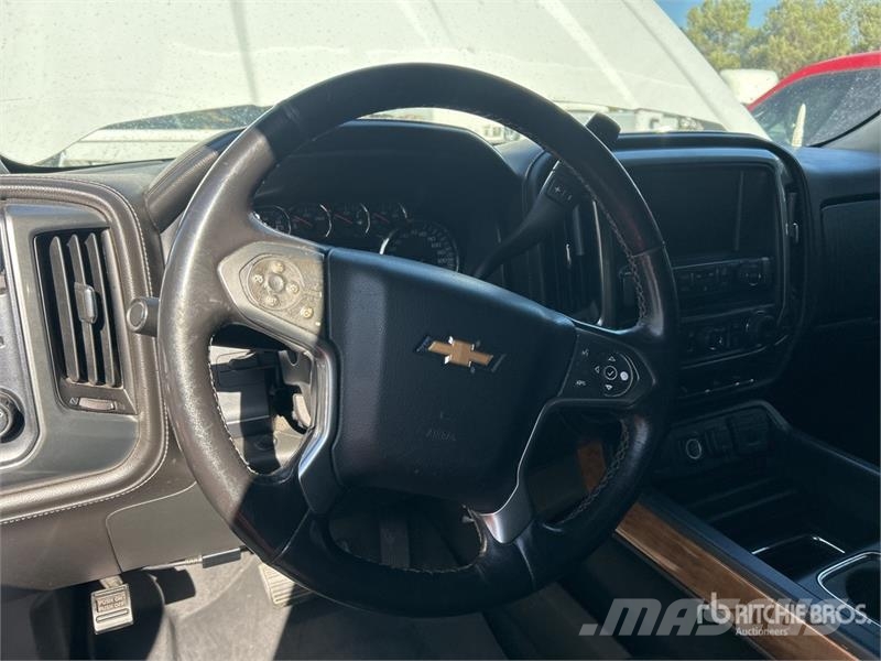 Chevrolet Silverado 1500 4x2 Crew Cab Pickup Övriga bilar