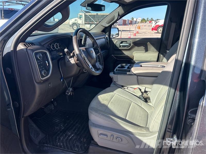 Chevrolet Silverado 1500 4x4 Crew Cab Pickup Övriga bilar
