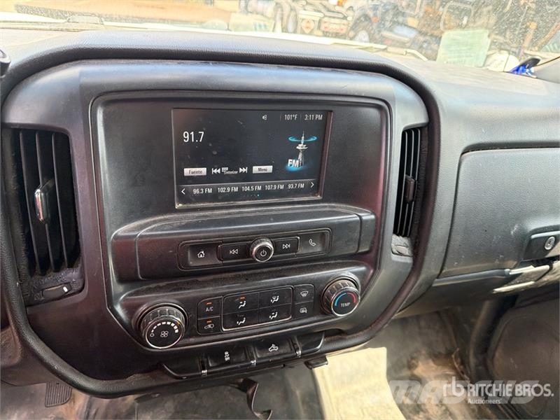 Chevrolet Silverado 1500 4x2 Crew Cab Pickup Muu