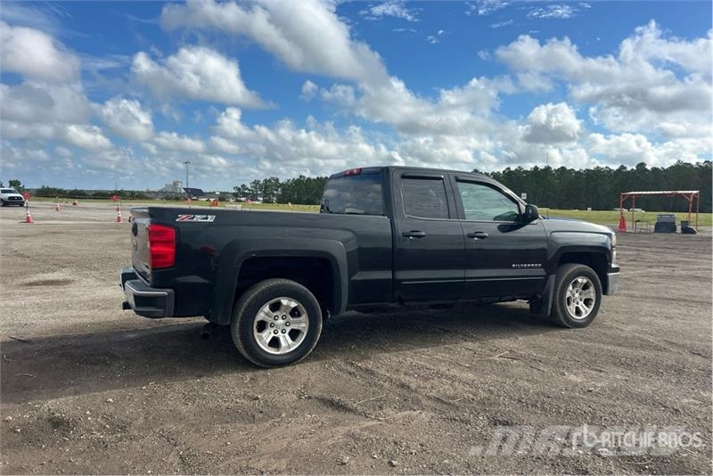 Chevrolet Silverado 1500 4x4 Extended Cab Pickup Drugi