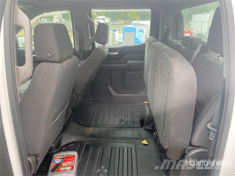 Chevrolet Silverado 1500 4x4 Crew Cab Pickup Otros