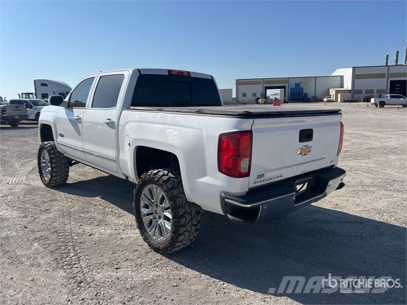 Chevrolet Silverado 1500 4x2 Crew Cab Pickup Övriga bilar