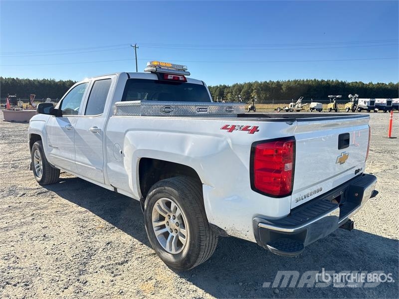 Chevrolet Silverado 1500 LD 4x4 Dual Cab Pickup Ostalo