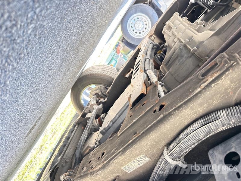 Chevrolet Silverado 1500 LT 4x4 Crew Cab Pickup Andere Transporter