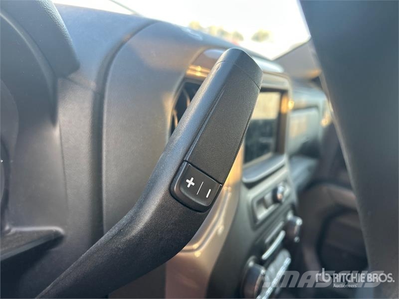 Chevrolet Silverado 1500 4x2 Pickup Ostalo