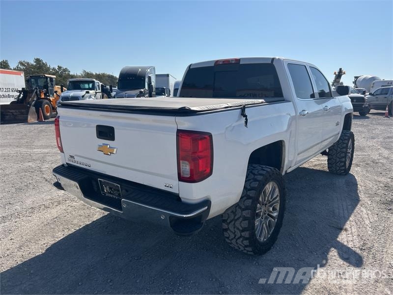 Chevrolet Silverado 1500 4x2 Crew Cab Pickup Övriga bilar