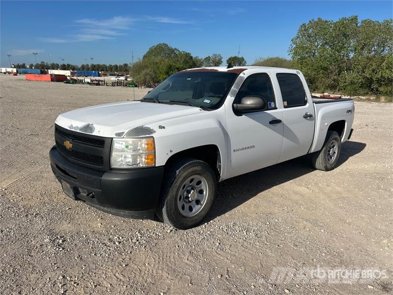 Chevrolet Silverado 1500 4x4 Crew Cab Pickup Diger