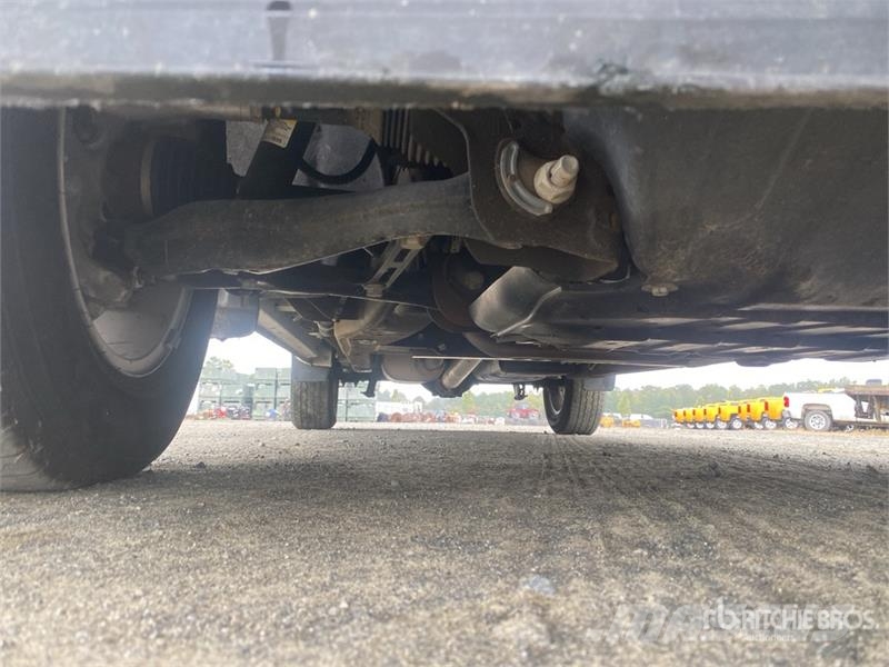 Chevrolet Silverado 1500 4x4 Crew Cab Pickup Otros