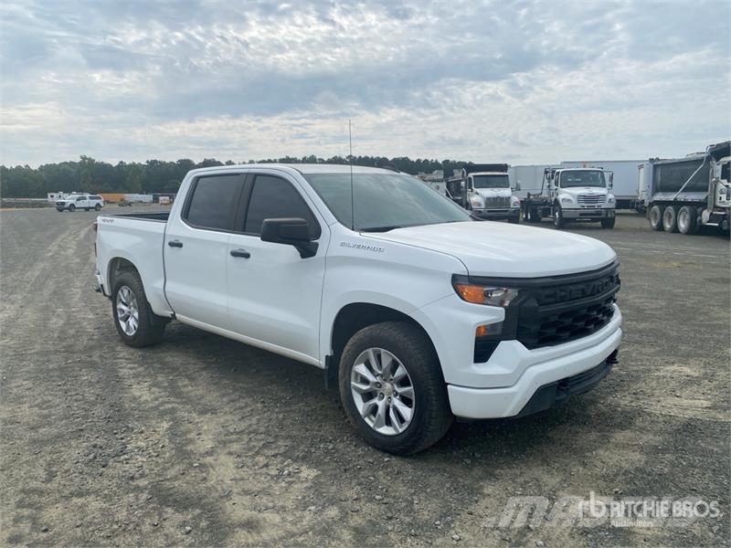 Chevrolet Silverado 1500 4x4 Crew Cab Pickup Прочие фургоны
