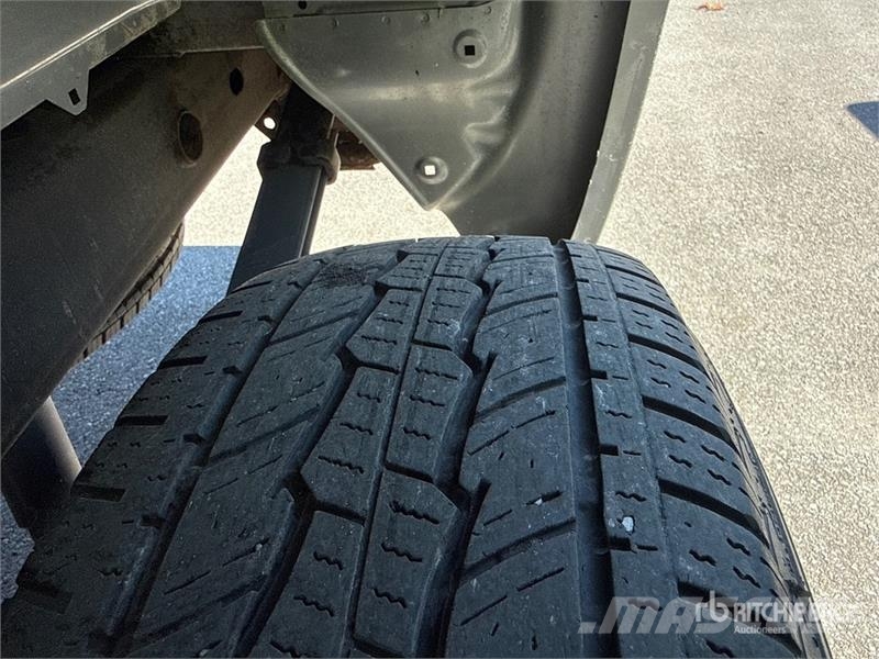 Chevrolet Silverado 1500 Silverado 4x4 Dual Cab Pickup Andere Transporter