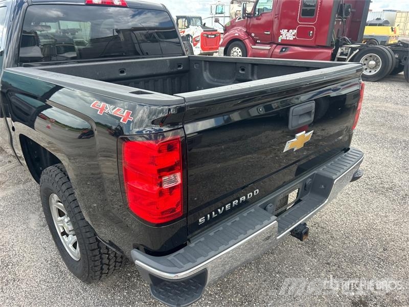 Chevrolet Silverado 1500 4x4 Crew Cab Pickup أخرى