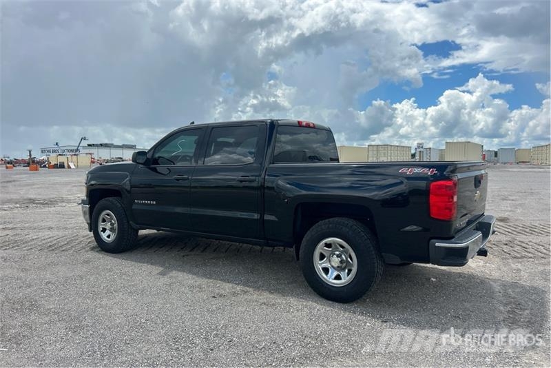 Chevrolet Silverado 1500 4x4 Crew Cab Pickup أخرى