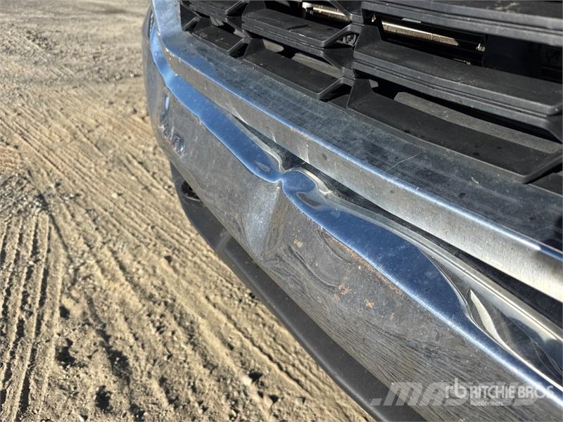 Chevrolet Silverado 1500 LD 4x4 Dual Cab Pickup Ostalo