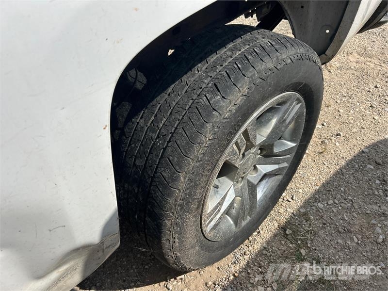 Chevrolet Silverado 1500 4x4 Extended Cab Pickup (Inoperable 其他