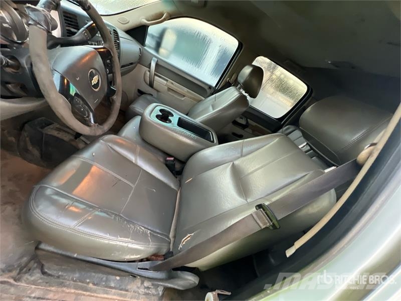 Chevrolet Silverado 1500 4x4 Crew Cab Utility Truck 皮卡.傳統半斗卡車/側卸板