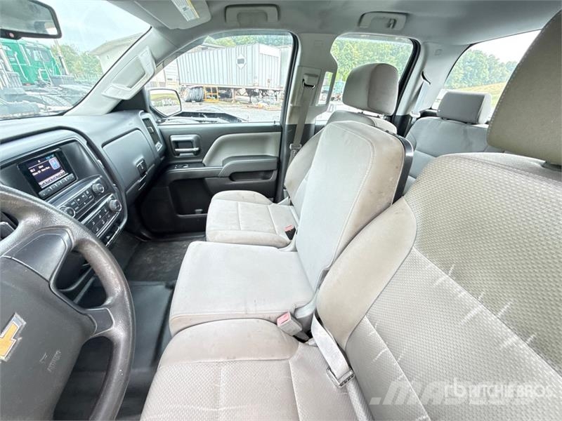 Chevrolet Silverado 1500 4x2 Dual Cab Pickup Otros