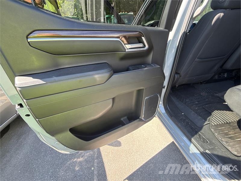 Chevrolet Silverado 1500 LT 4x4 Crew Cab Pickup Andere Transporter
