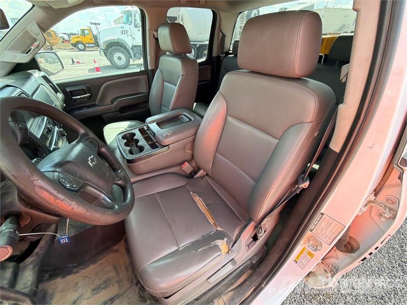 Chevrolet Silverado 1500 4x2 Crew Cab Pickup Muu