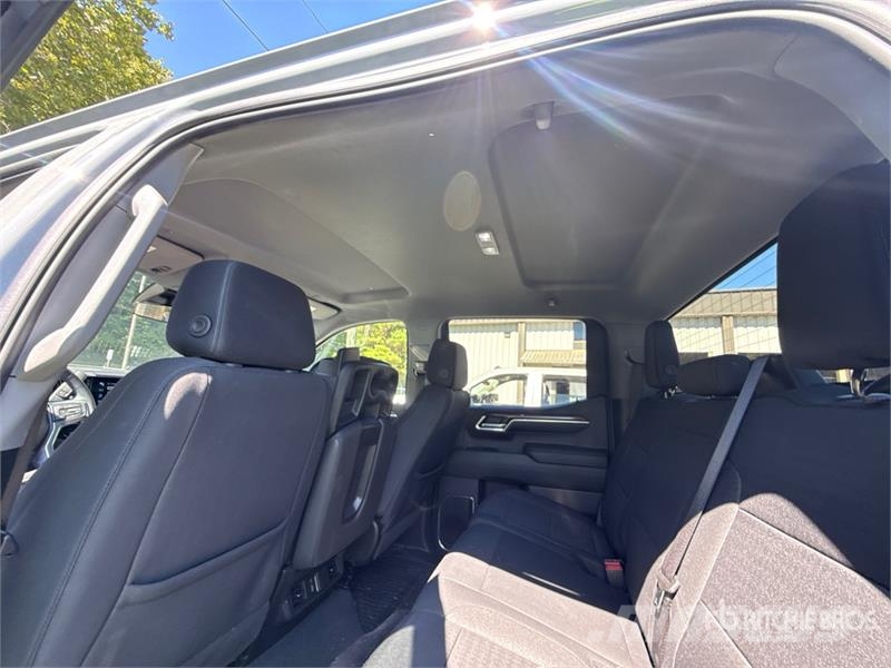 Chevrolet Silverado 1500 LT 4x4 Crew Cab Pickup Andere Transporter
